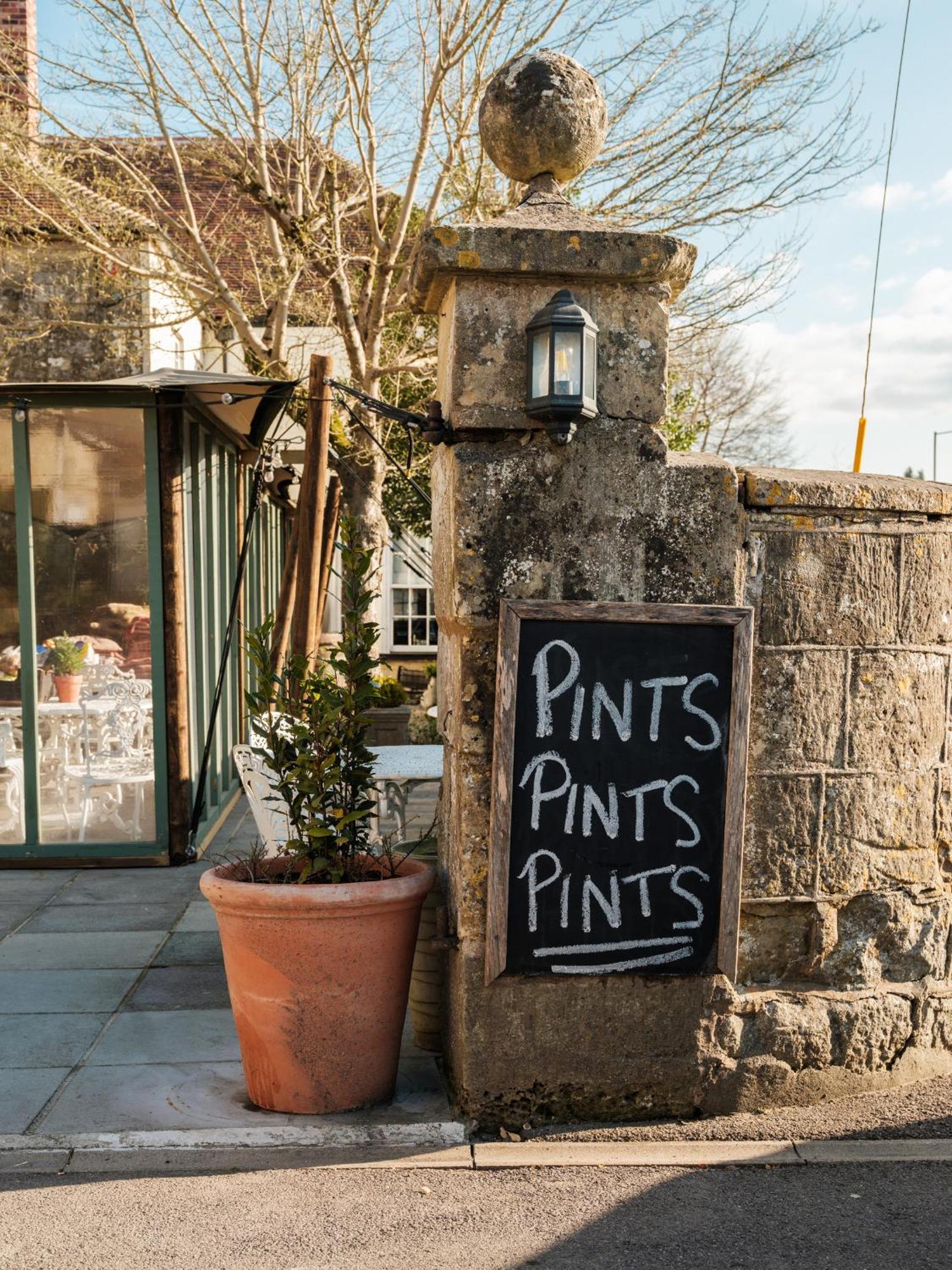 The Grosvenor Arms Ξενοδοχείο Hindon Εξωτερικό φωτογραφία